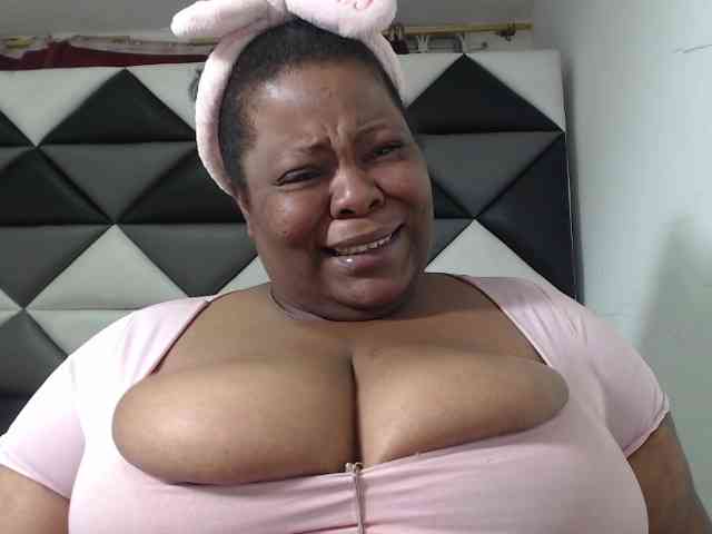 ShantalBBW webcam