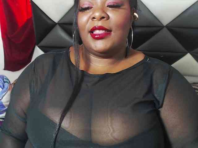 ShantalBBW webcam