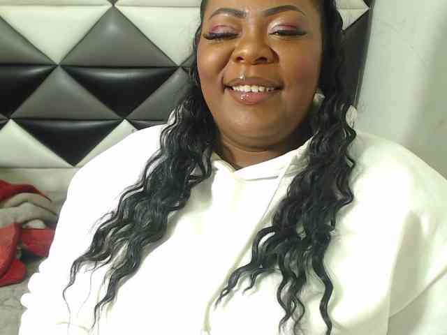 ShantalBBW webcam
