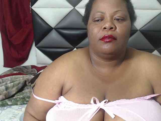 ShantalBBW webcam