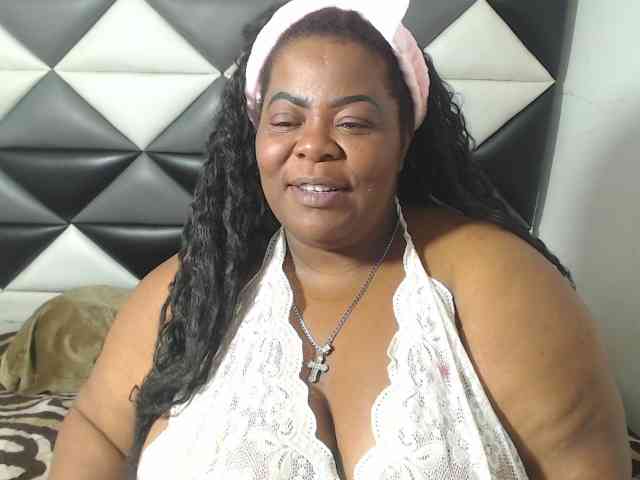 ShantalBBW webcam