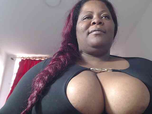 ShantalBBW webcam