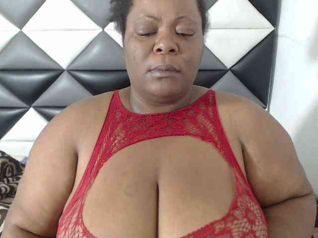 ShantalBBW webcam