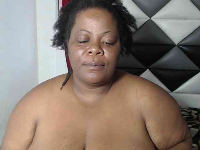 ShantalBBW webcam