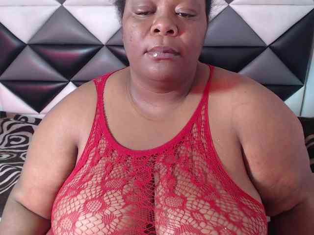 ShantalBBW webcam