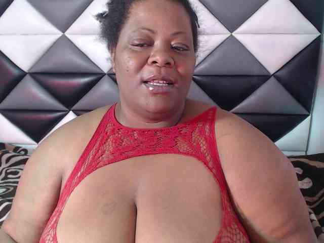 ShantalBBW webcam