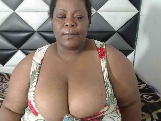 ShantalBBW webcam