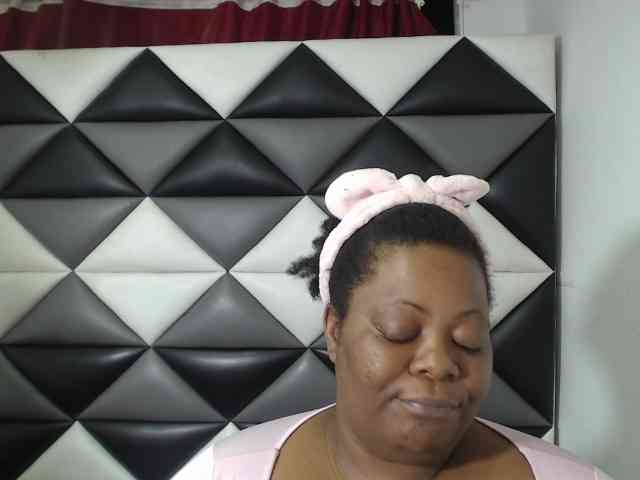 ShantalBBW webcam