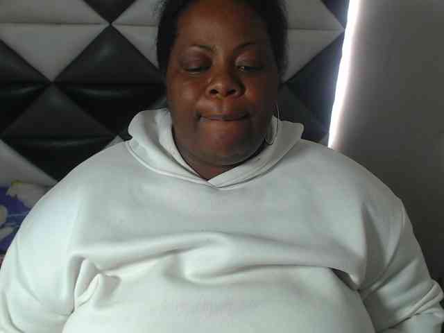 ShantalBBW webcam