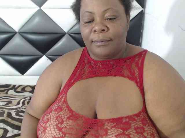 ShantalBBW webcam
