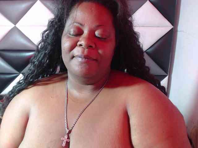 ShantalBBW webcam