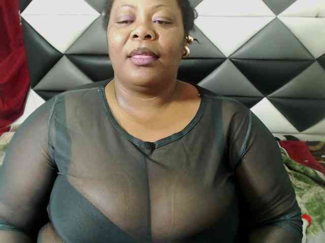 ShantalBBW webcam
