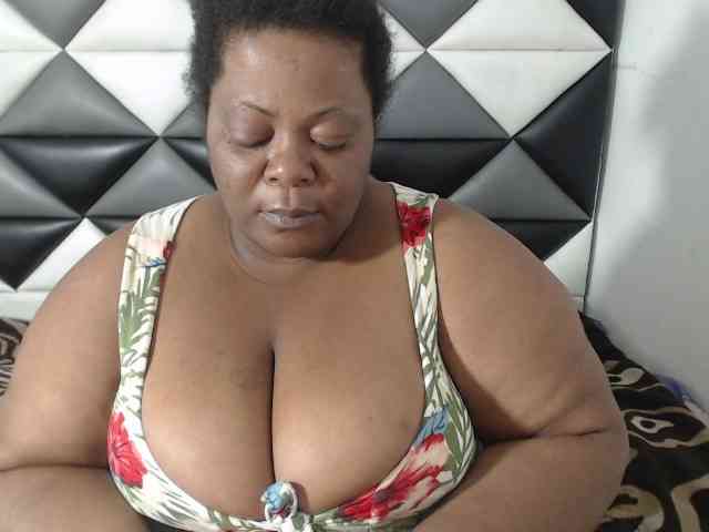 ShantalBBW webcam