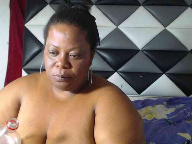 ShantalBBW webcam