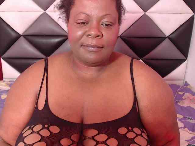 ShantalBBW webcam