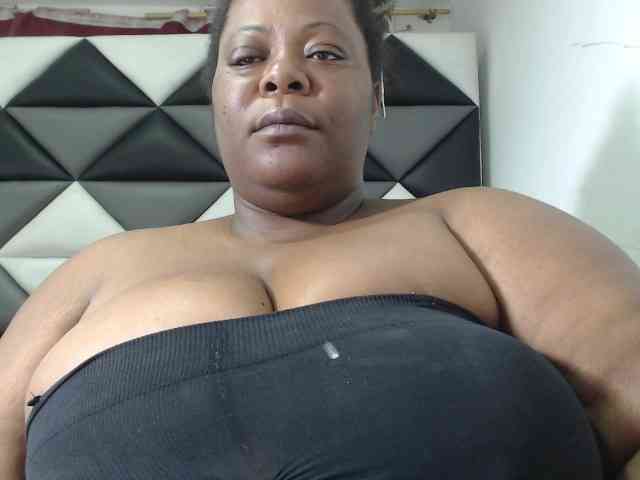 ShantalBBW webcam