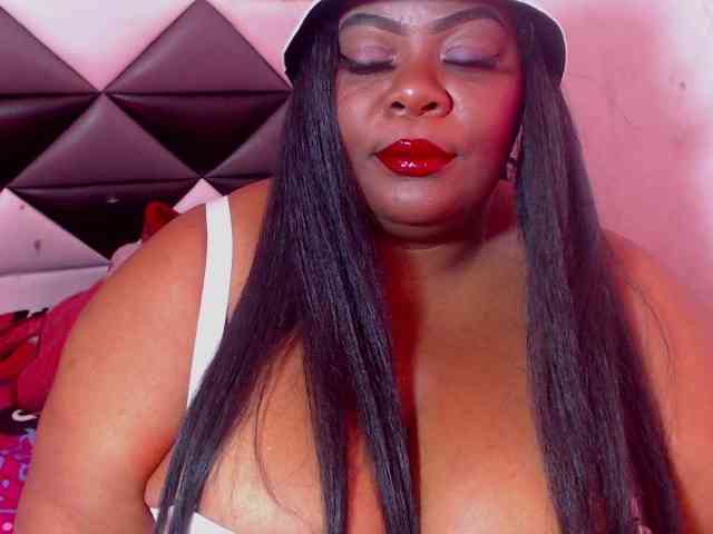 ShantalBBW webcam