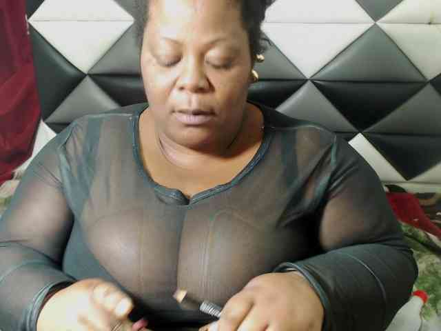 ShantalBBW webcam