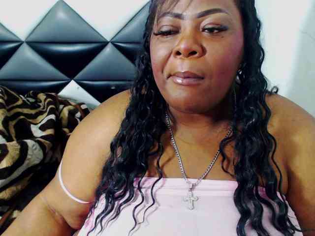 ShantalBBW webcam