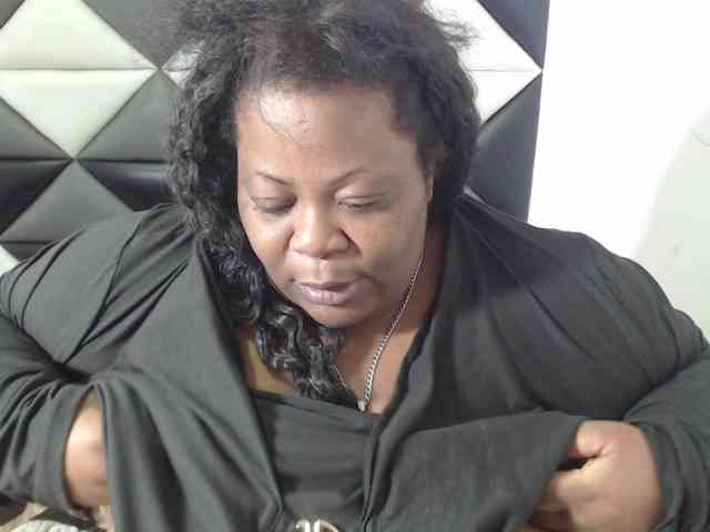ShantalBBW webcam