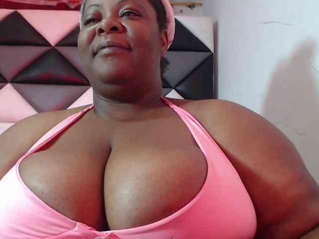 ShantalBBW webcam