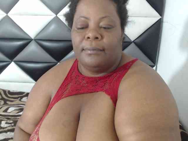 ShantalBBW webcam