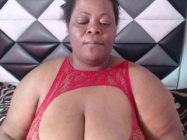 ShantalBBW webcam