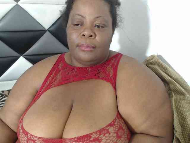 ShantalBBW webcam