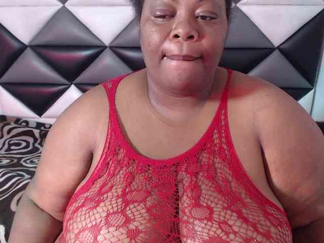 ShantalBBW webcam