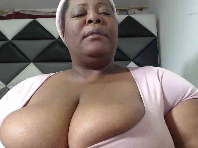 ShantalBBW webcam