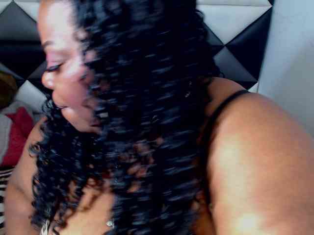 ShantalBBW webcam