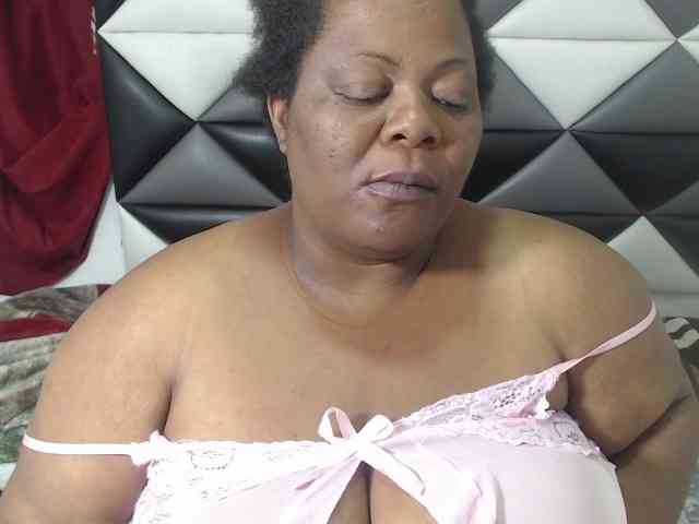 ShantalBBW webcam