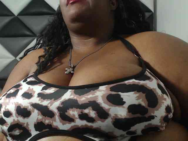ShantalBBW webcam