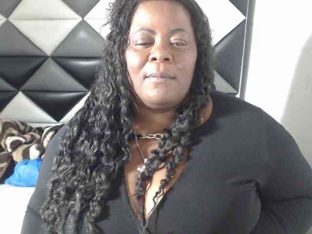 ShantalBBW webcam