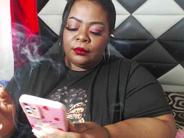 ShantalBBW webcam