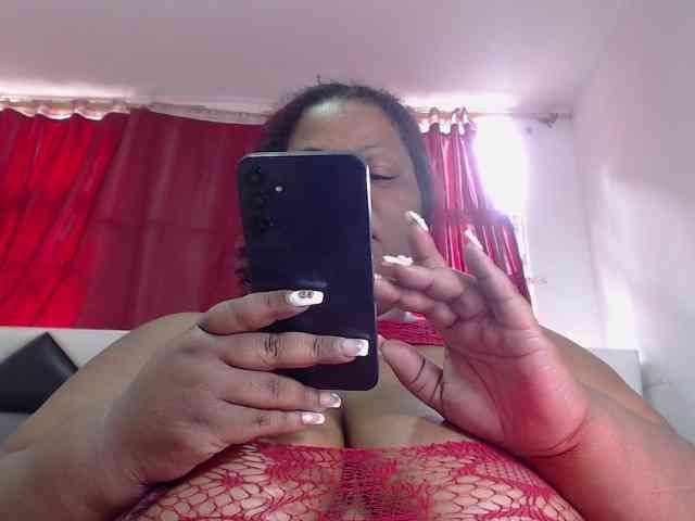 ShantalBBW webcam