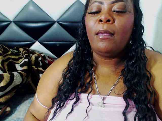 ShantalBBW webcam