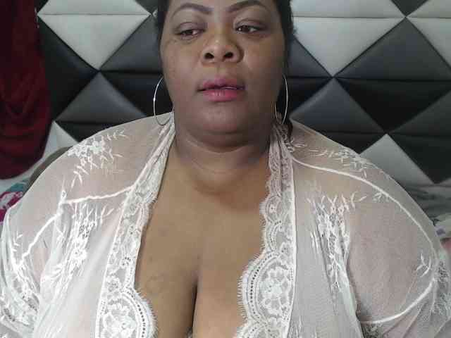ShantalBBW webcam