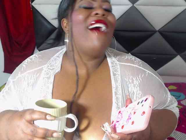 ShantalBBW webcam