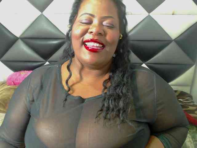 ShantalBBW webcam