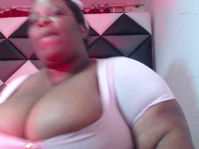 ShantalBBW webcam