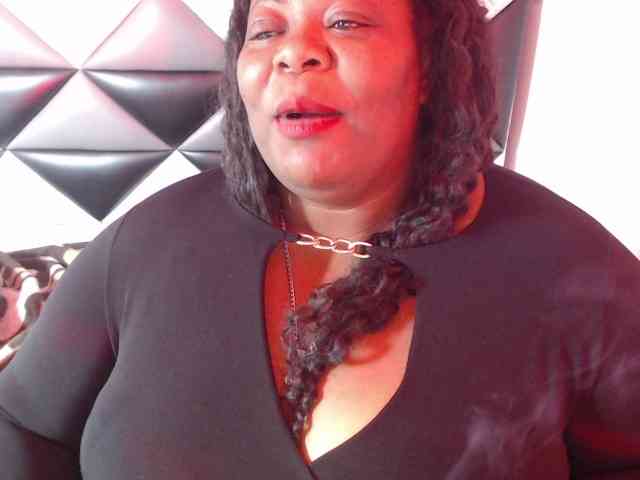 ShantalBBW webcam