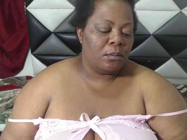 ShantalBBW webcam