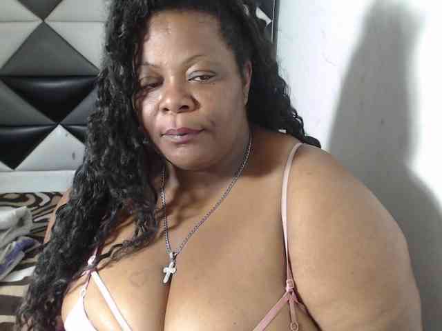 ShantalBBW webcam