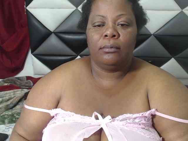 ShantalBBW webcam