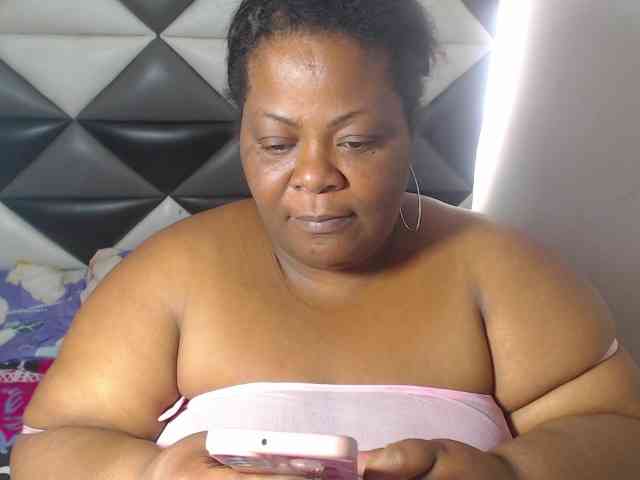 ShantalBBW webcam