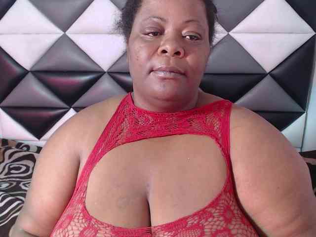 ShantalBBW webcam