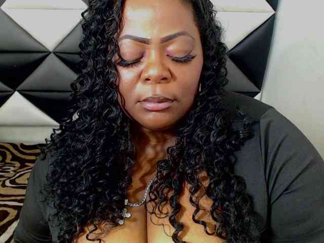 ShantalBBW webcam