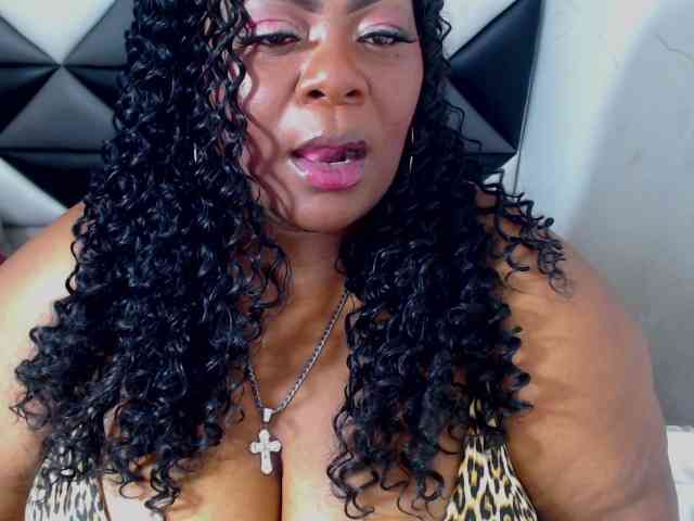 ShantalBBW webcam