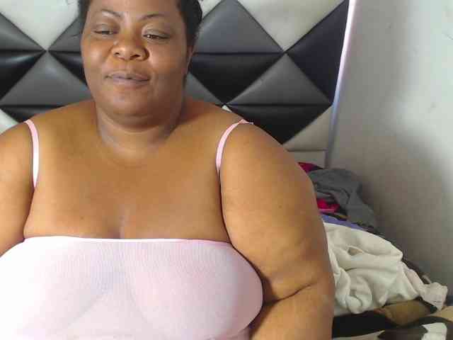 ShantalBBW webcam